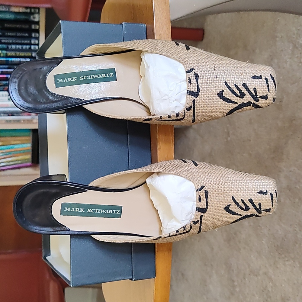 Mark Schwartz Size 7.5 Mule Heels, Asian Inspired Brush Print